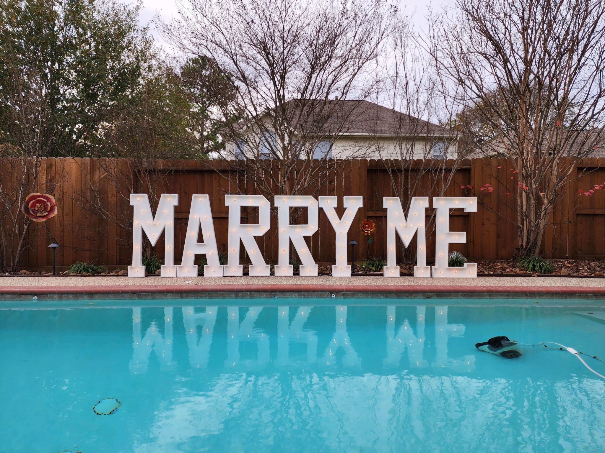 Marquee letters